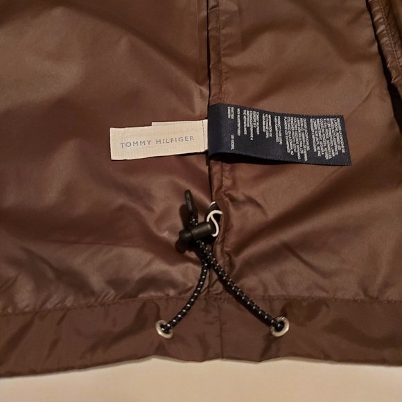 Men's/Teen's Tommy Hilfiger Windbreaker with Hood in Zipped Collar. Brown nylon. - Picture 6 of 6